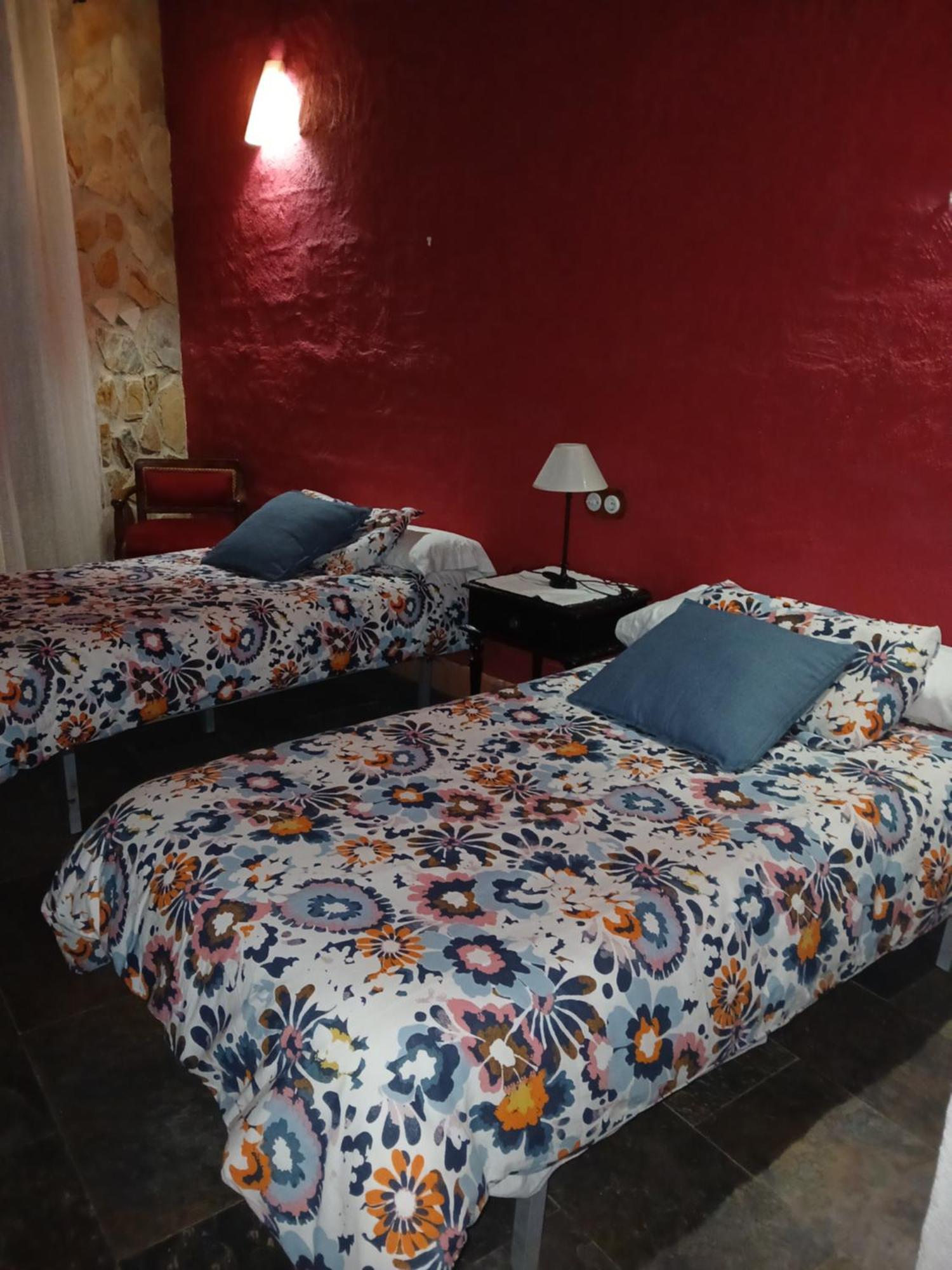Gasthaus Mirador De Fuentes Fuentes de León Zimmer foto