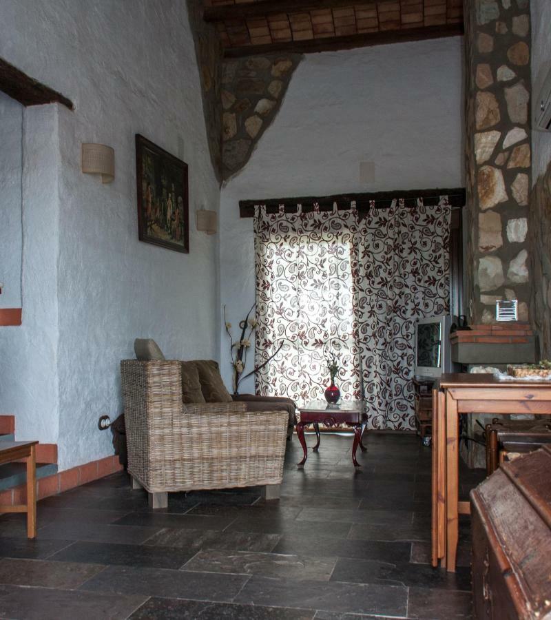 Gasthaus Mirador De Fuentes Fuentes de León Exterior foto