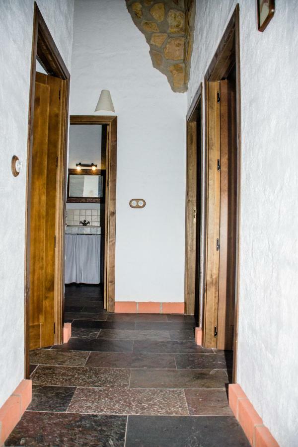 Gasthaus Mirador De Fuentes Fuentes de León Exterior foto